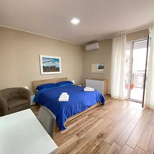 Violet House. Casa vacanze Catania